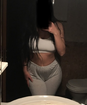 В моей компании ты испытаешь настоящий райский кайф. 💫 Я имею огромный опыт и знаю множество способов удовлетворить тебя на все сто. Встречи со мной - это твой интимный праздник, полный страсти и желания. 😈
У меня есть фото, которые докажут тебе, что мое тело сделано для наслаждения. Моя ухоженная кожа, изысканные формы и искусные движения оставят глубокий след в твоем воображении. 🔥
Если ты ищешь островок наслаждения в Москве, то я - именно то, что тебе нужно. Живу в Москве и готова приехать к тебе, чтобы сделать твои самые сокровенные фантазии реальностью. ✨
У меня безупречная репутация и положительные отзывы от моих довольных клиентов. Все встречи проходят конфиденциально и с полным взаимопониманием. 😉
Итак, не упускай возможность окунуться в мир запретных удовольствий со мной. Я жду твоего звонка, чтобы сделать нашу встречу незабываемой. 💋 1864, 36 лет