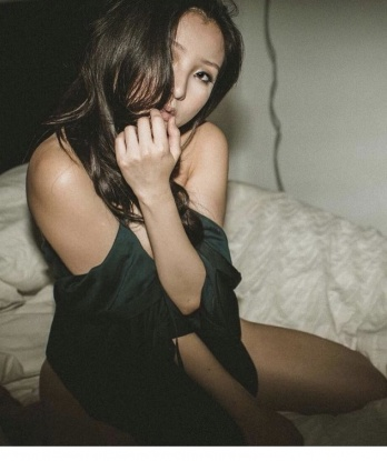 🌟 Я наслаждаюсь каждым моментом и знаю, как доставить удовольствие. Мои услуги — это не только физическая близость, но и настоящая нежность и забота о тебе. 🌹 Живу в Москве и сделаю твое время в этом городе поистине особенным. У меня есть отличные отзывы от довольных клиентов, и я гарантирую, что фото полностью соответствуют реальности. Позволь мне показать тебе, что такое настоящее удовольствие и разврат. Со мной ты получишь то, о чем всегда мечтал. Жду твоего звонка! 💋 2469, 24 года